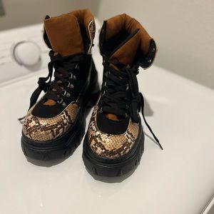 Fashion nova Boots
